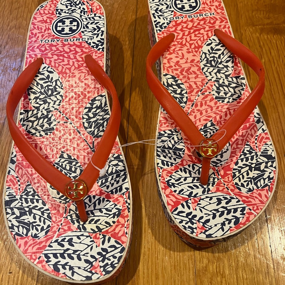 Tory Burch Coral and Navy Leaf Print Sandals
